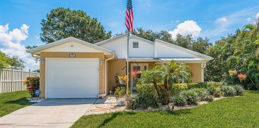 Casa en Tarpon Springs, Florida 2 dormitorios, 96.71 m2 № 1832889