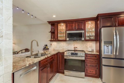 House in Tarpon Springs, Florida 2 bedrooms, 96.71 sq.m. № 1832889 - photo 10