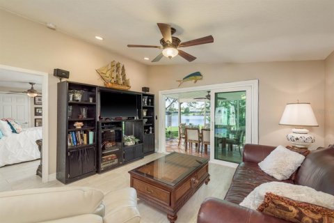 House in Tarpon Springs, Florida 2 bedrooms, 96.71 sq.m. № 1832889 - photo 18