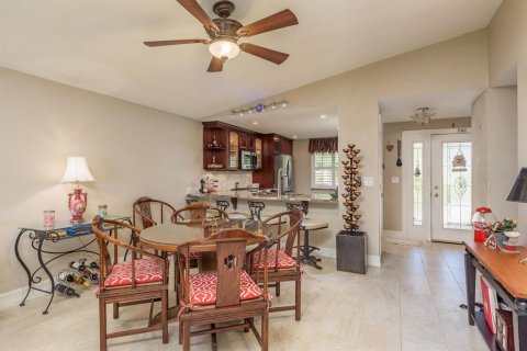 House in Tarpon Springs, Florida 2 bedrooms, 96.71 sq.m. № 1832889 - photo 20
