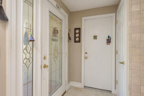 House in Tarpon Springs, Florida 2 bedrooms, 96.71 sq.m. № 1832889 - photo 8