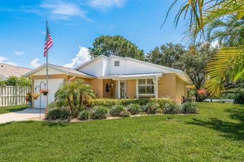 House in Tarpon Springs, Florida 2 bedrooms, 96.71 sq.m. № 1832889 - photo 3