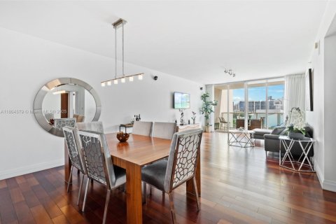 Condo in Aventura, Florida, 2 bedrooms  № 1741330 - photo 11