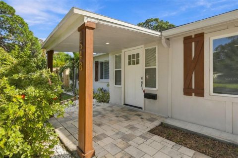 Villa ou maison à vendre à Saint Petersburg, Floride: 3 chambres, 108.14 m2 № 2429085 - photo 3