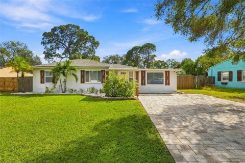 Villa ou maison à vendre à Saint Petersburg, Floride: 3 chambres, 108.14 m2 № 2429085 - photo 2