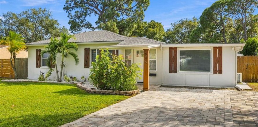 Villa ou maison à Saint Petersburg, Floride 3 chambres, 108.14 m2 № 2429085