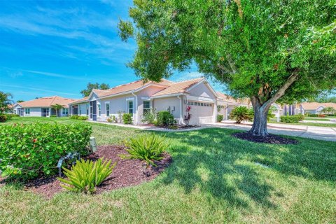 House in Venice, Florida 3 bedrooms, 147.81 sq.m. № 2200382