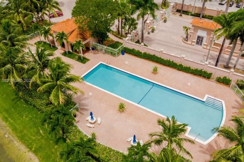 Copropriété à vendre à Doral, Floride: 2 chambres, 103.59 m2 № 2060692 - photo 16