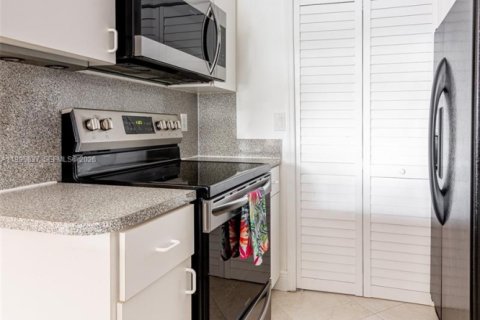 Copropriété à vendre à Doral, Floride: 2 chambres, 103.59 m2 № 2060692 - photo 10