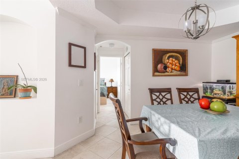 Copropriété à vendre à Doral, Floride: 2 chambres, 103.59 m2 № 2060692 - photo 8