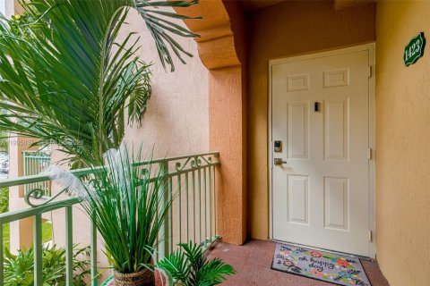 Copropriété à vendre à Doral, Floride: 2 chambres, 103.59 m2 № 2060692 - photo 2