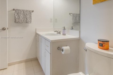 Copropriété à vendre à Doral, Floride: 2 chambres, 103.59 m2 № 2060692 - photo 22