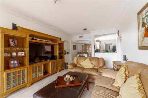 Copropriété à vendre à Doral, Floride: 2 chambres, 103.59 m2 № 2060692 - photo 14