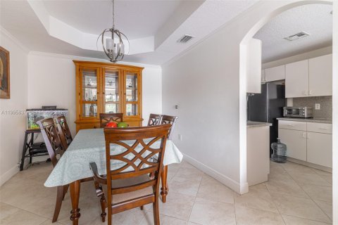 Copropriété à vendre à Doral, Floride: 2 chambres, 103.59 m2 № 2060692 - photo 13
