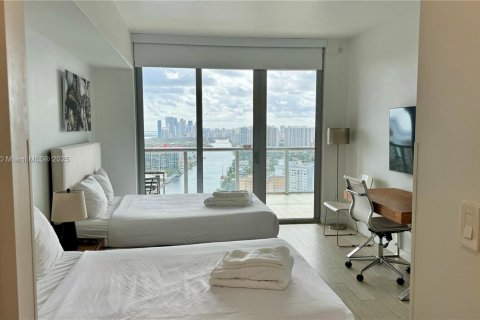 Condominio en venta en Hallandale Beach, Florida, 2 dormitorios, 94.76 m2 № 1983270 - foto 18