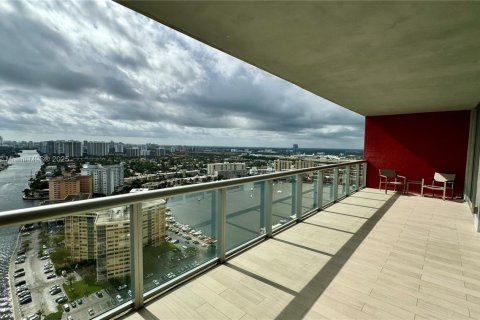 Condominio en venta en Hallandale Beach, Florida, 2 dormitorios, 94.76 m2 № 1983270 - foto 14