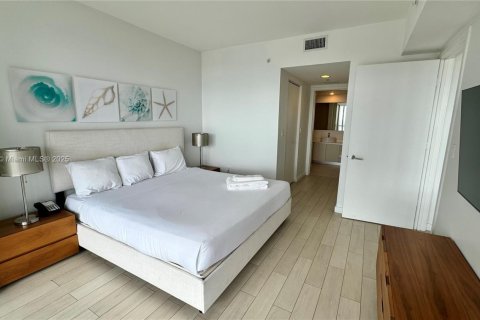 Condominio en venta en Hallandale Beach, Florida, 2 dormitorios, 94.76 m2 № 1983270 - foto 11