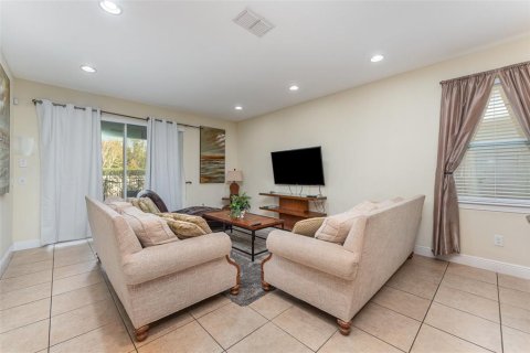Casa en venta en Kissimmee, Florida, 8 dormitorios, 315.96 m2 № 1544245 - foto 4