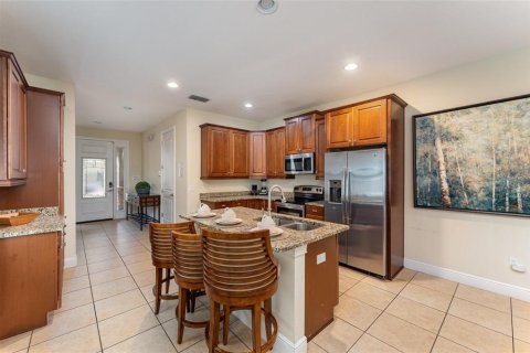 Casa en venta en Kissimmee, Florida, 8 dormitorios, 315.96 m2 № 1544245 - foto 6