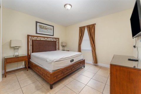 Casa en venta en Kissimmee, Florida, 8 dormitorios, 315.96 m2 № 1544245 - foto 11