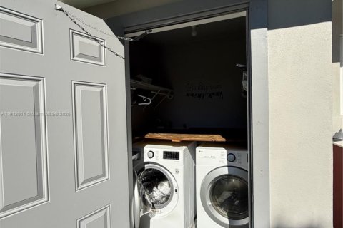 Villa ou maison à louer à Miami, Floride: 3 chambres, 109.35 m2 № 1975666 - photo 30