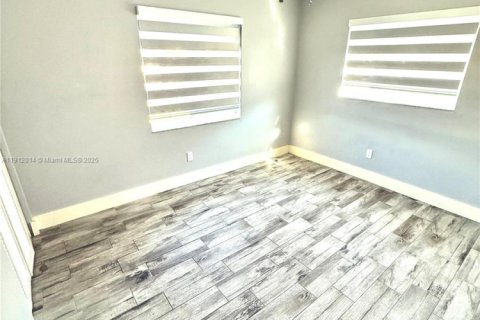 Villa ou maison à louer à Miami, Floride: 3 chambres, 109.35 m2 № 1975666 - photo 19