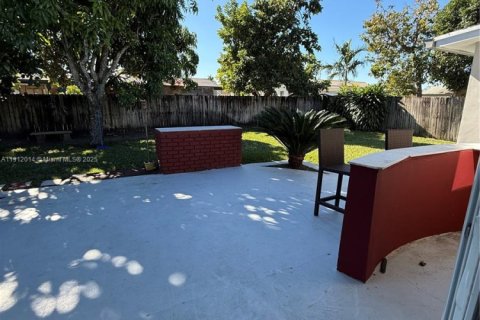 Villa ou maison à louer à Miami, Floride: 3 chambres, 109.35 m2 № 1975666 - photo 27