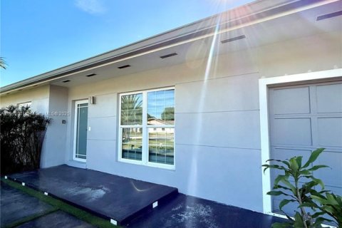 Villa ou maison à louer à Miami, Floride: 3 chambres, 109.35 m2 № 1975666 - photo 5