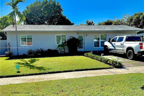 Villa ou maison à louer à Miami, Floride: 3 chambres, 109.35 m2 № 1975666 - photo 2