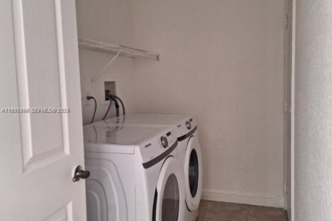 Adosado en alquiler en Miramar, Florida, 4 dormitorios, 180.14 m2 № 2058042 - foto 10