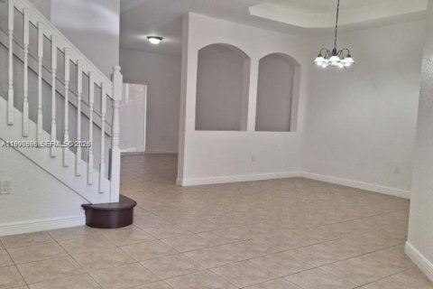 Adosado en alquiler en Miramar, Florida, 4 dormitorios, 180.14 m2 № 2058042 - foto 4