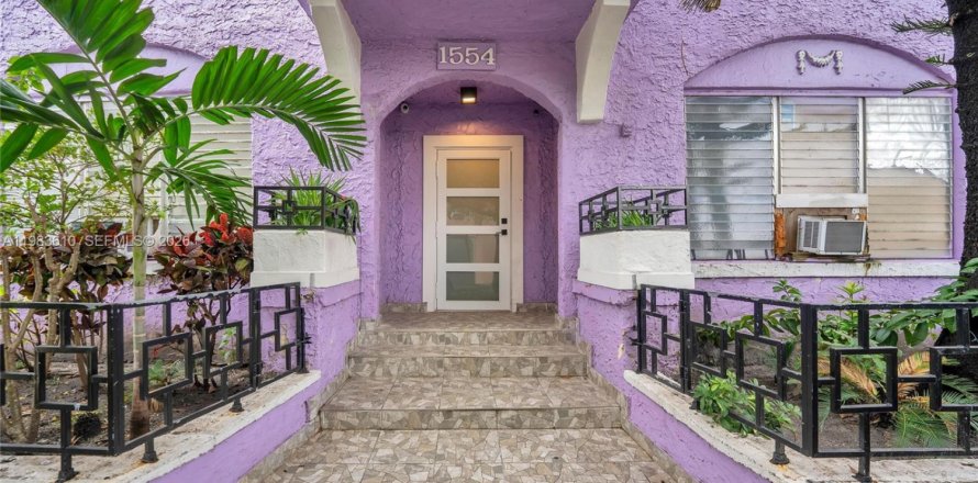 Кондоминиум с 1 спальней в Майами, Флорида № 2051405