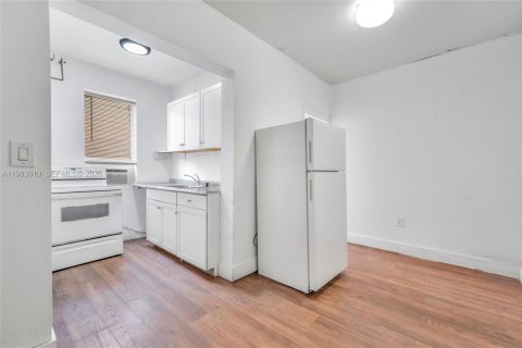 Снять в аренду кондоминиум в Майами, Флорида 1 спальня, 46.45м2, № 2051405 - фото 4