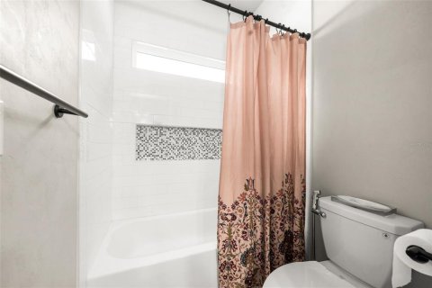Casa en venta en Gainesville, Florida, 4 dormitorios, 178.37 m2 № 2324783 - foto 26