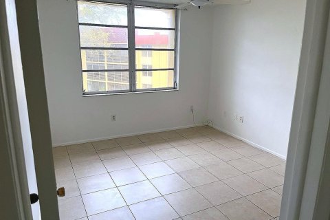 Condominio en venta en Miramar, Florida, 2 dormitorios, 102.66 m2 № 2171662 - foto 5