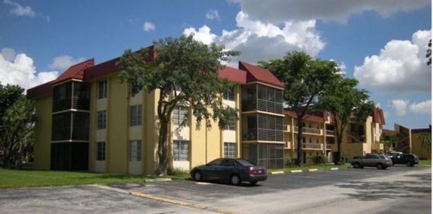Condominio en Miramar, Florida, 2 dormitorios  № 2171662
