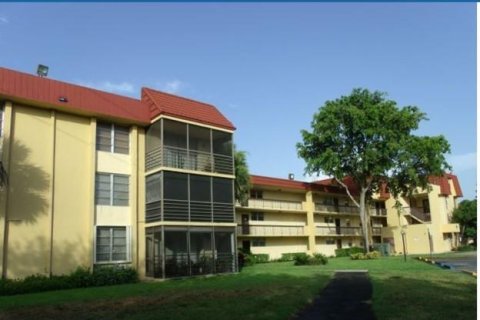 Condominio en venta en Miramar, Florida, 2 dormitorios, 102.66 m2 № 2171662 - foto 2