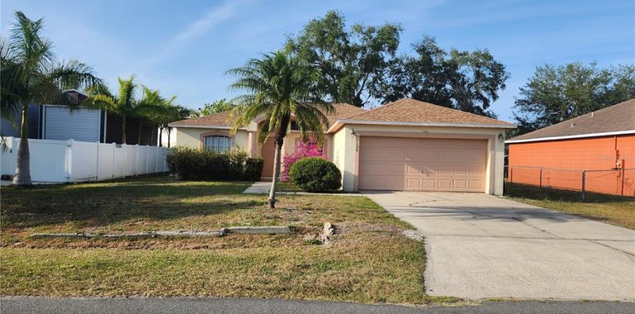 House in Kissimmee, Florida 3 bedrooms, 137.59 sq.m. № 1826644