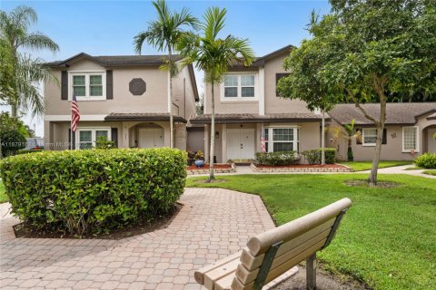 Touwnhouse à vendre à Sunrise, Floride: 2 chambres, 128.95 m2 № 1930875 - photo 29