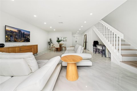 Touwnhouse à vendre à Sunrise, Floride: 2 chambres, 128.95 m2 № 1930875 - photo 9