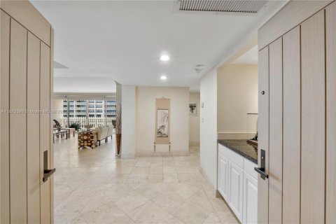 Copropriété à vendre à Miami, Floride: 2 chambres, 152.55 m2 № 1958310 - photo 1
