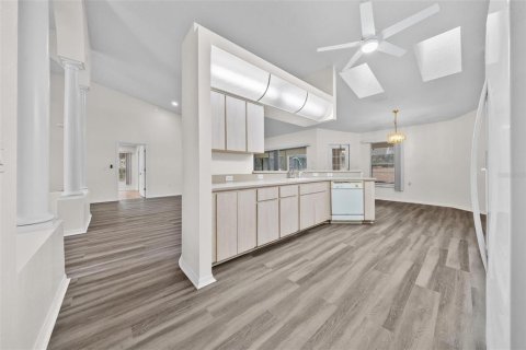 Villa ou maison à vendre à Fruitland Park, Floride: 3 chambres, 184.32 m2 № 2330551 - photo 19