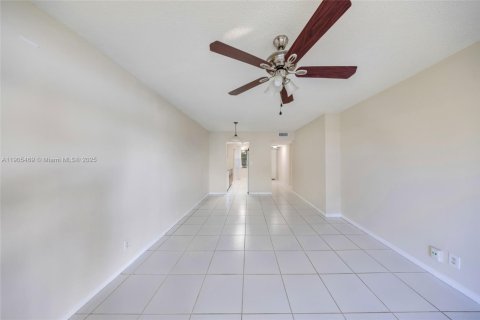 Condominio en venta en Sunrise, Florida, 2 dormitorios, 85.01 m2 № 1956195 - foto 13