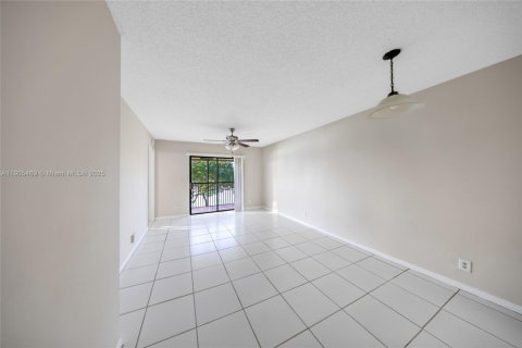 Condominio en venta en Sunrise, Florida, 2 dormitorios, 85.01 m2 № 1956195 - foto 9