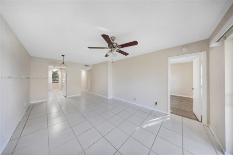 Condominio en venta en Sunrise, Florida, 2 dormitorios, 85.01 m2 № 1956195 - foto 14