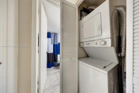 Condominio en venta en Sunrise, Florida, 2 dormitorios, 85.01 m2 № 1956195 - foto 21