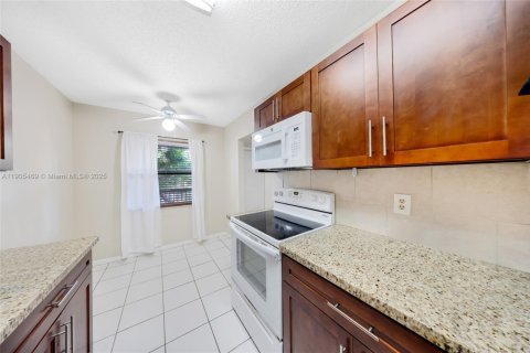 Condominio en venta en Sunrise, Florida, 2 dormitorios, 85.01 m2 № 1956195 - foto 4