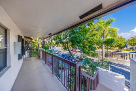 Condominio en venta en Sunrise, Florida, 2 dormitorios, 85.01 m2 № 1956195 - foto 2