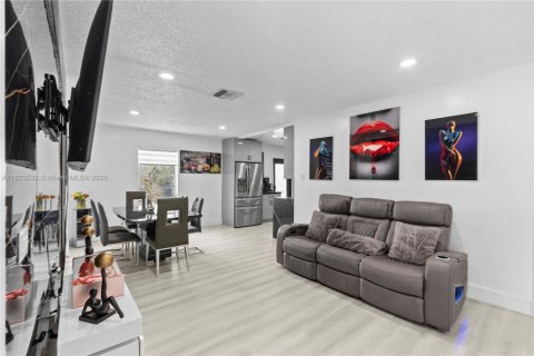 Casa en venta en Hialeah, Florida, 3 dormitorios, 107.4 m2 № 1788932 - foto 27