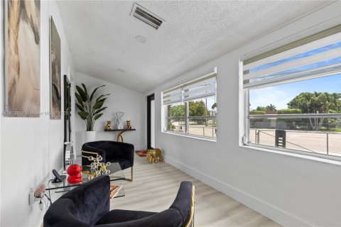Casa en venta en Hialeah, Florida, 3 dormitorios, 107.4 m2 № 1788932 - foto 26